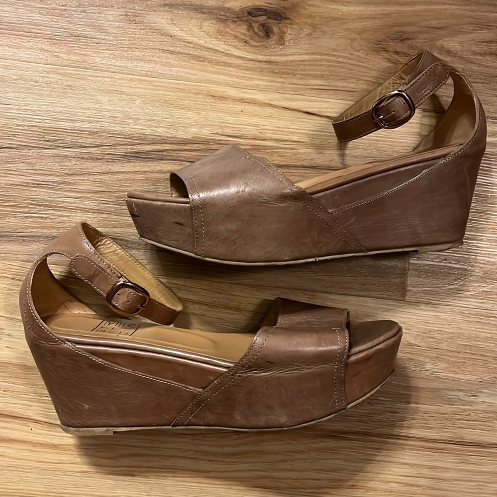 STRATEGIA fan beige wedges with ankle strap
